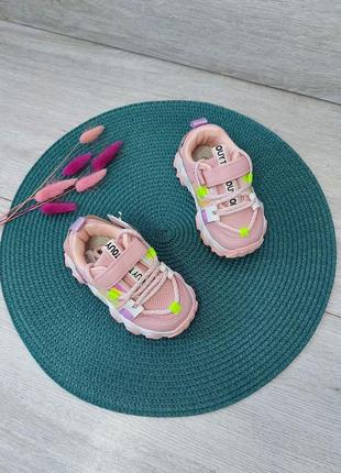 Розовые кроссовки для девочки3 фото