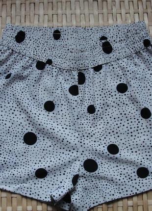 Легкі шорти в горошок