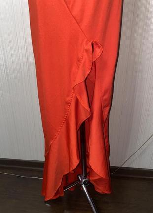 Красное платье в пол с разрезом вечернее6 фото