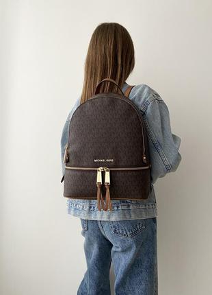 Жіночий брендовий рюкзак michael kors rhea zip medium backpack оригінал майкл корс мішель корс ранець на подарунок дружині дівчині3 фото