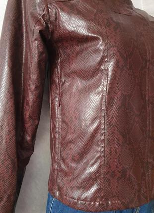 Курточка укороченная искусственная кожа экокожа кожзаменитель змеиный принт8 фото