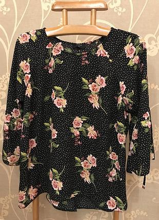 Огромный выбор красивых блуз и рубашек.