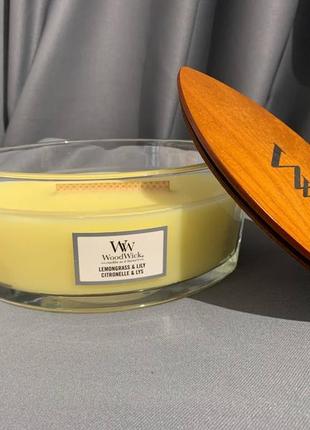 Ароматична свічка з квітковим ароматом woodwick ellipse lemongrass & lily 453 г