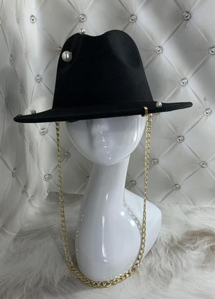 Шляпа федора с цепочкой и пирсингом черная elegant pearl7 фото