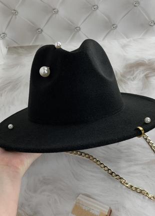 Шляпа федора с цепочкой и пирсингом черная elegant pearl2 фото