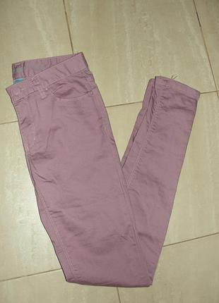 Лілові джинси
