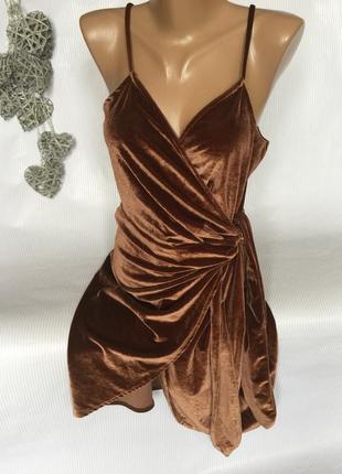 Шикарне плаття на запах оксамит parisian