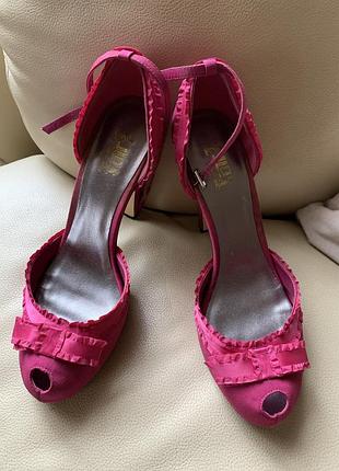 Дуже красиві туфлі