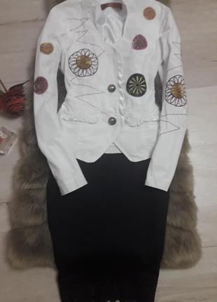 Шикарный крутой пиджак, горло-стойка, вышивки,фирменный2 фото