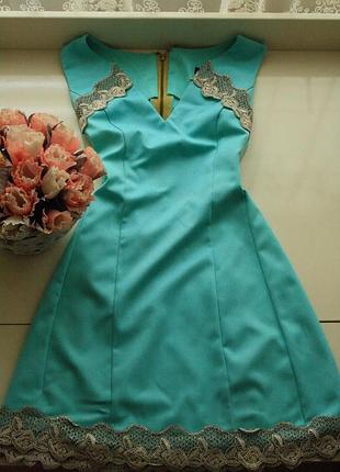 Плаття з кружевом