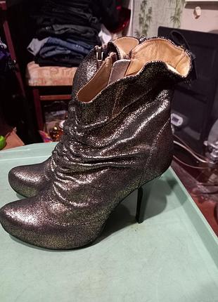 Чобітки жіночі зимові.