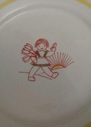 Детская тарелка девочка с птичкой ссср буды №т945 фото