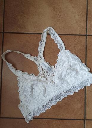 Красивый кружевной бюстик размер м