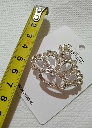 Большая брошь корона 👑 в серебряном цвете с кристаллами4 фото