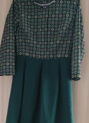 Гарне плаття в ідеальному стані