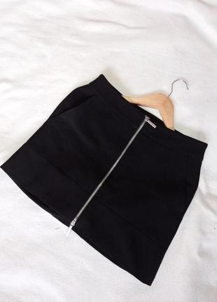 Классическая деловая черная юбка oodji