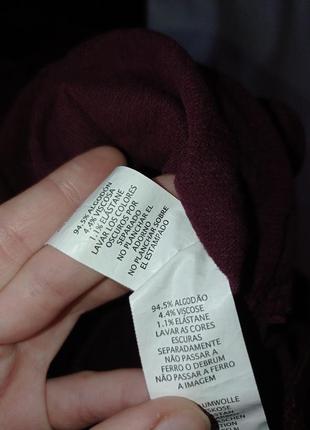 Стильная бордовая юбка на пуговицах бренда denim co4 фото