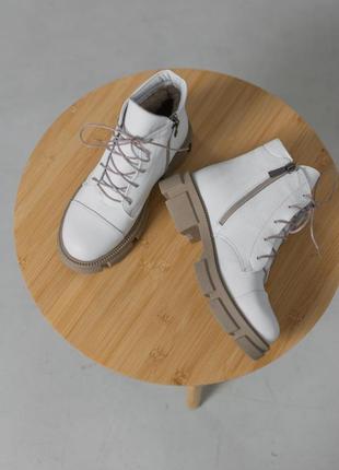 Белые кожаные зимние ботинки2 фото