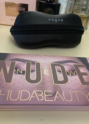 Тіні huda beauty