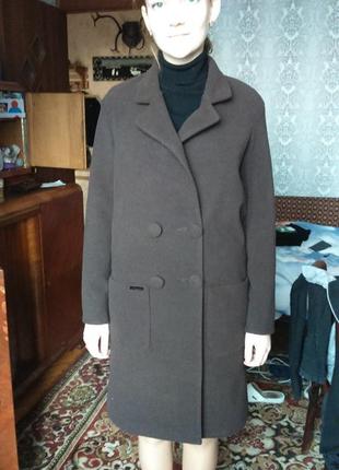 Женское драповое пальто интересного шоколадного цвета1 фото