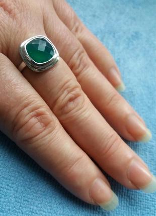Серебряное кольцо с зеленым агатом (хризопраз)