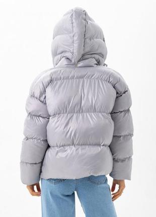 Куртка женская зимняя теплая короткая со съемным капюшоном, плащевая водоотталкивающая, серая8 фото