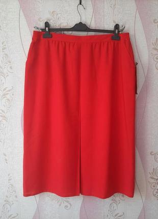 Красная миди юбка