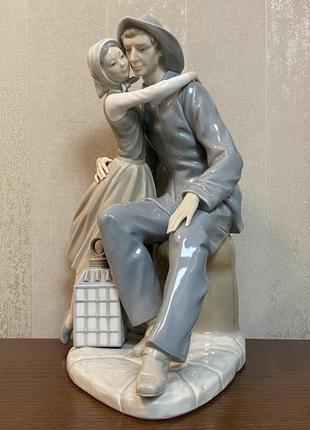 Фарфоровая статуэтка lladro «поцелуй».2 фото