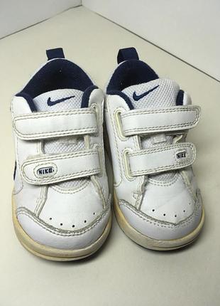 Белые кроссовки nike 21р