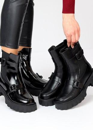 Модельные женские зимние черные ботинки челси на рифленой подошве3 фото