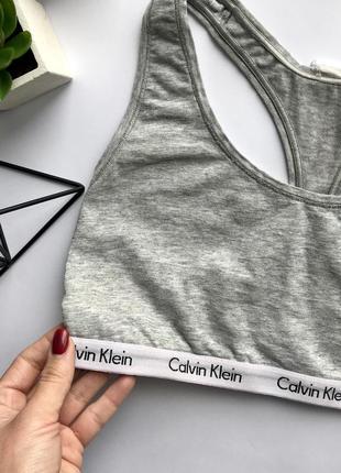 Оригинальный серый спортивный топ calvin klein7 фото