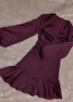 Актуальное нарядное шелковое атласное сатиновое бордовое платье от zara с объемным рукавом