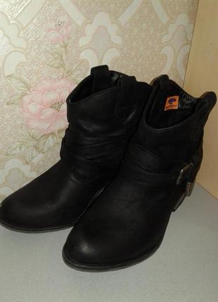 Ковбойки/напівчоботи/черевики.