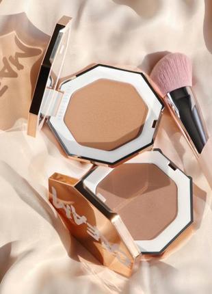 Кремовый бронзер скульптор fenty beauty by rihanna cheeks out freestyle cream bronzer amber