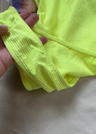 Яркий неоновый боди в рубчик, салатовый боди от bershka