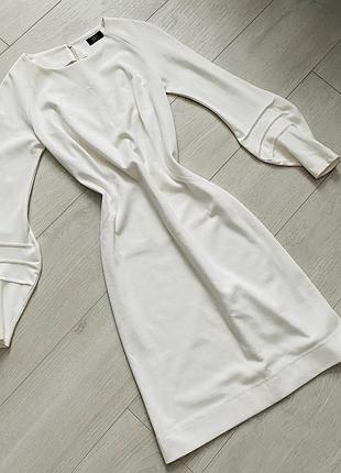 Элегантное женское платье