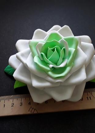 Шпилька квітка троянда ручна робота м'ятно-велика біла