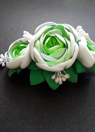 Шпилька ручна робота три білі троянди з фоамирана.4 фото