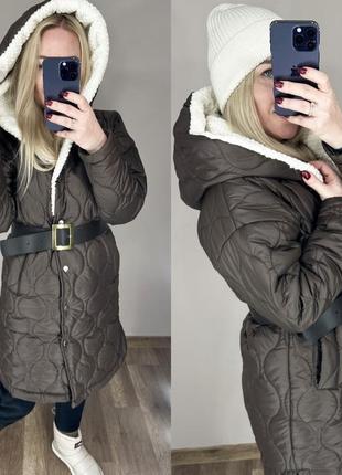 Стильная зимняя куртка на меху стеганная4 фото