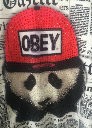 Незвичайна кофточка obey