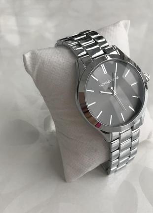 Женские наручные модные металлические часы серебристые с черным3 фото
