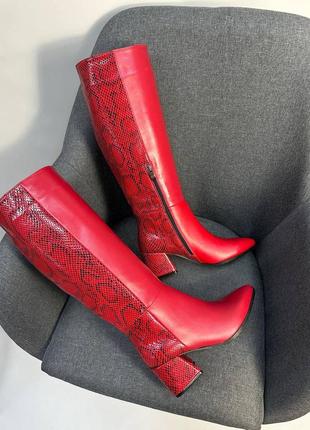 Эксклюзивные сапоги из натуральной итальянской кожи рептилия женские на каблуке10 фото