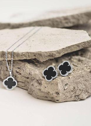 Серебряные серьги с ониксом