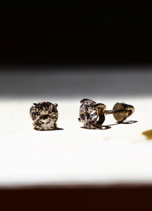 Сережки-гвоздики з блискучими каменями , срібло 9253 фото