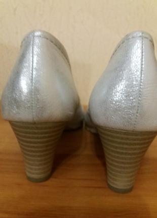 Туфлі сріблясті