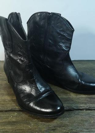 Качественные стильные полусапожки, черные, отл сост!