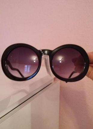 Нові фірмові шикарні окуляри сонцезахисні4 фото