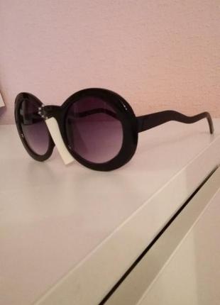 Нові фірмові шикарні окуляри сонцезахисні5 фото
