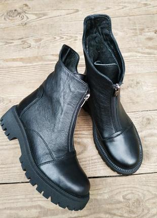 Зимние женские кожаные черные ботинки на низком ходу, спереди замок,натуральная кожа8 фото