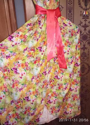 Замечательный веселый сарафанчик